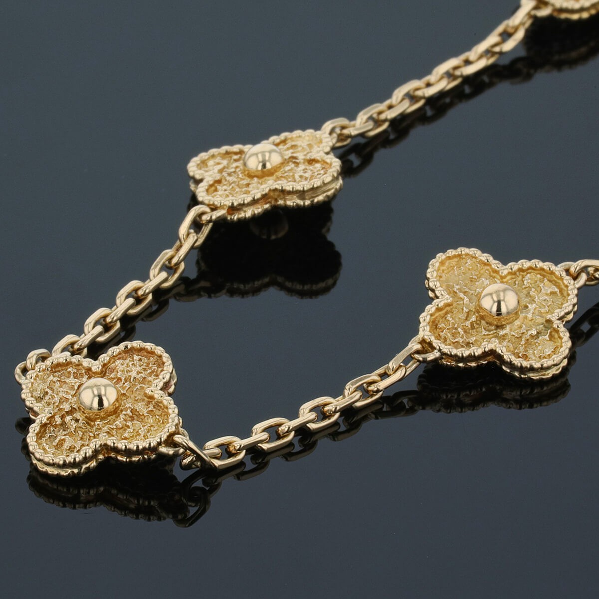 Van Cleef &amp; Arpels Vintage Alhambra gold necklace