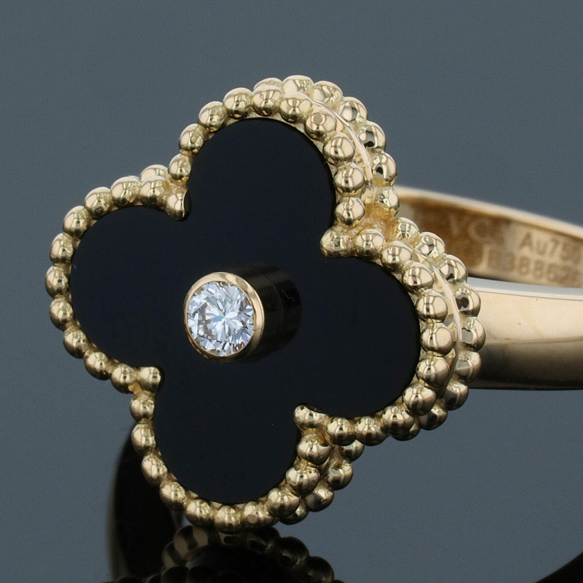 Van Cleef &amp; Arpels Vintage Alhambra onyx, diamond and gold ring