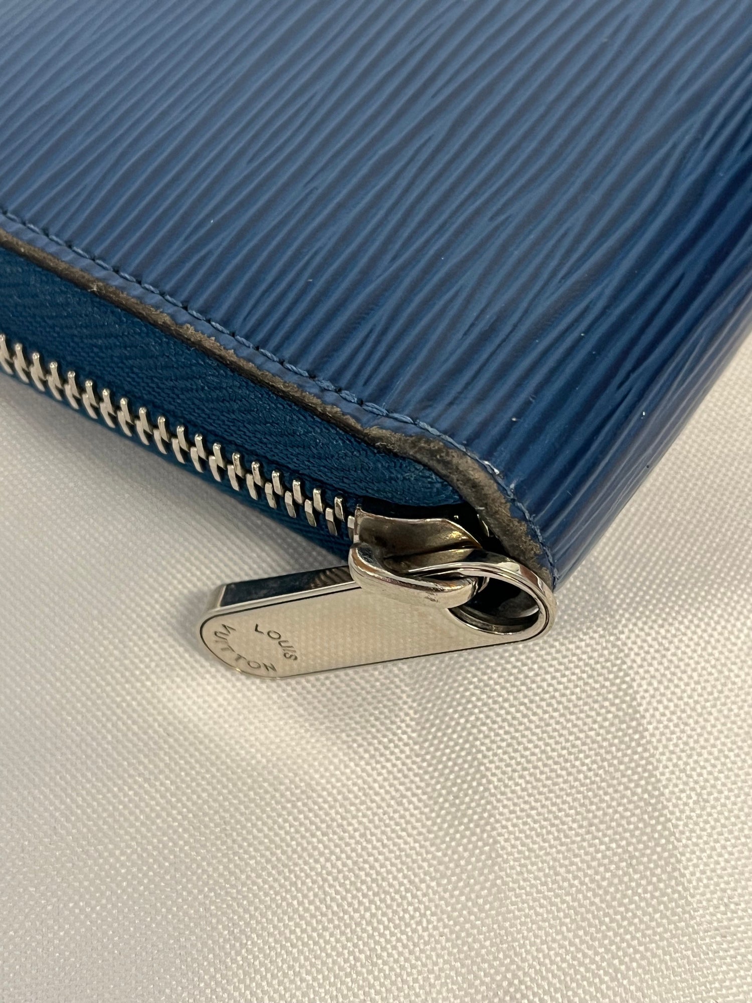 Louis Vuitton Epi Zippy Wallet
