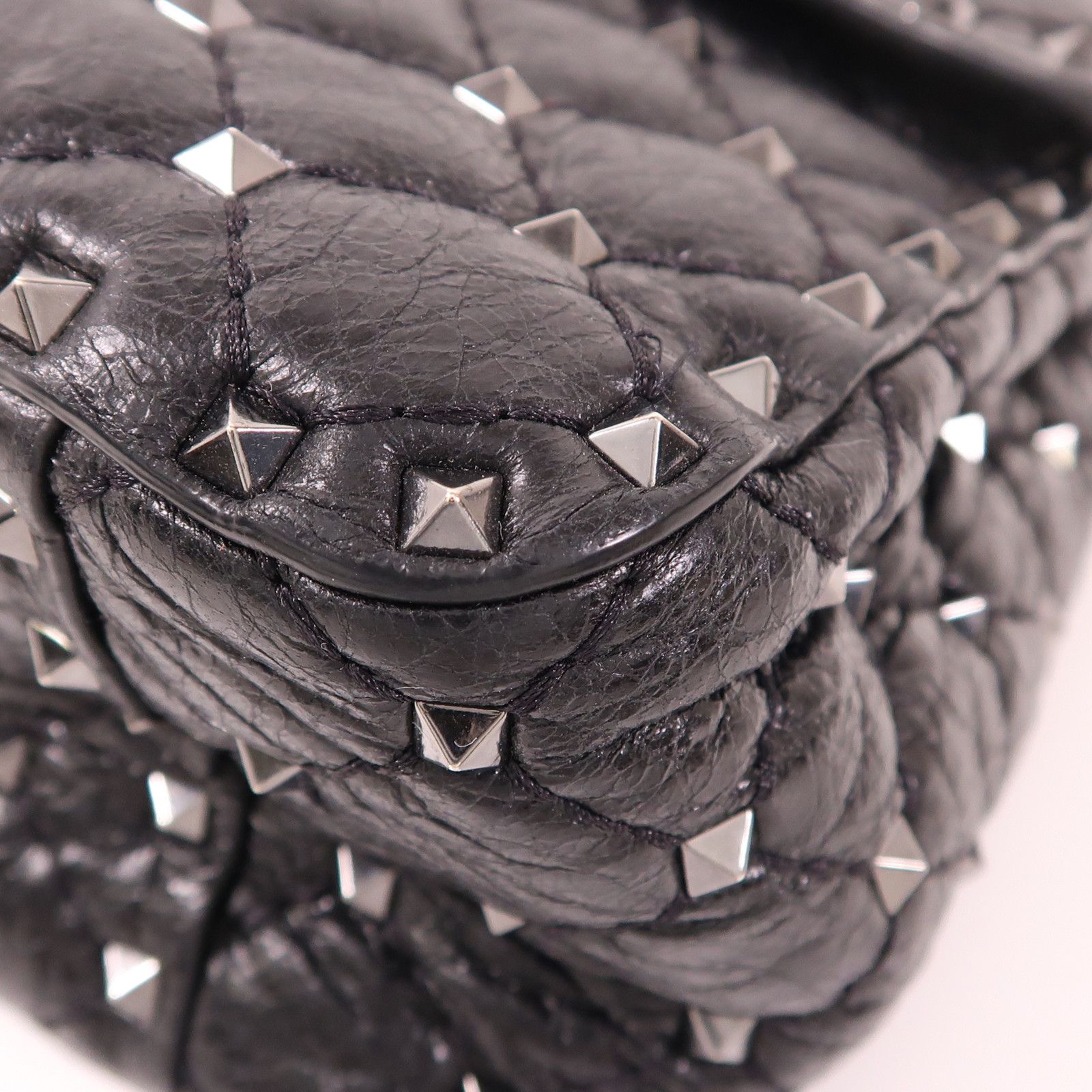 Valentino Cowhide Leather 2Way Shoulder Bag Hand-handed Shoulder Bag 2way Shoulder Bag Black Calfskin (cowhide)