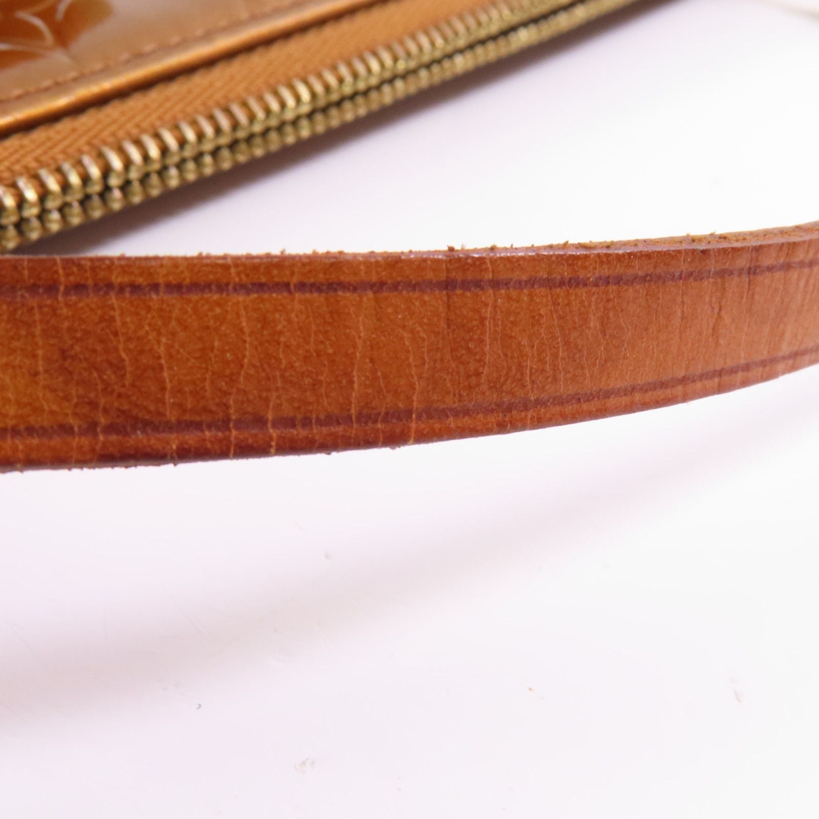 Louis Vuitton Vernis Monogram Venis Lexington Accessory Pouch Gold Handbag M 91010