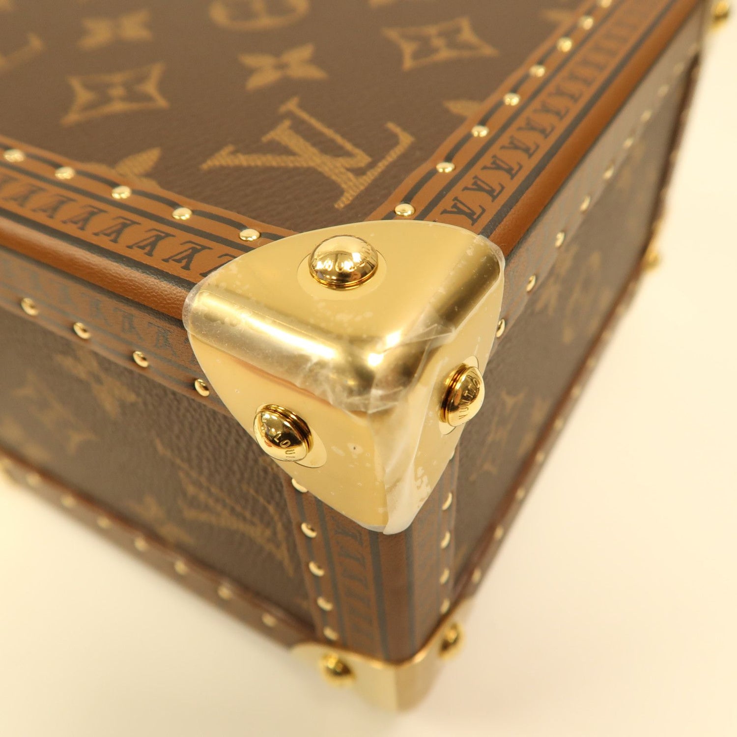 Louis Vuitton Monogram Camera Box Gold Hand-handed Shoulder Bag Color Brown 2way Shoulder Bag M 10079